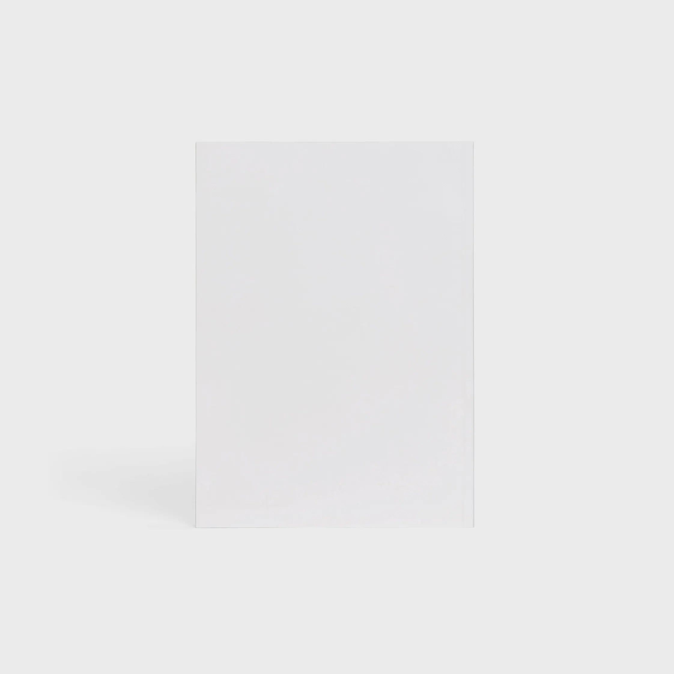 medium anteckningsbok i papper