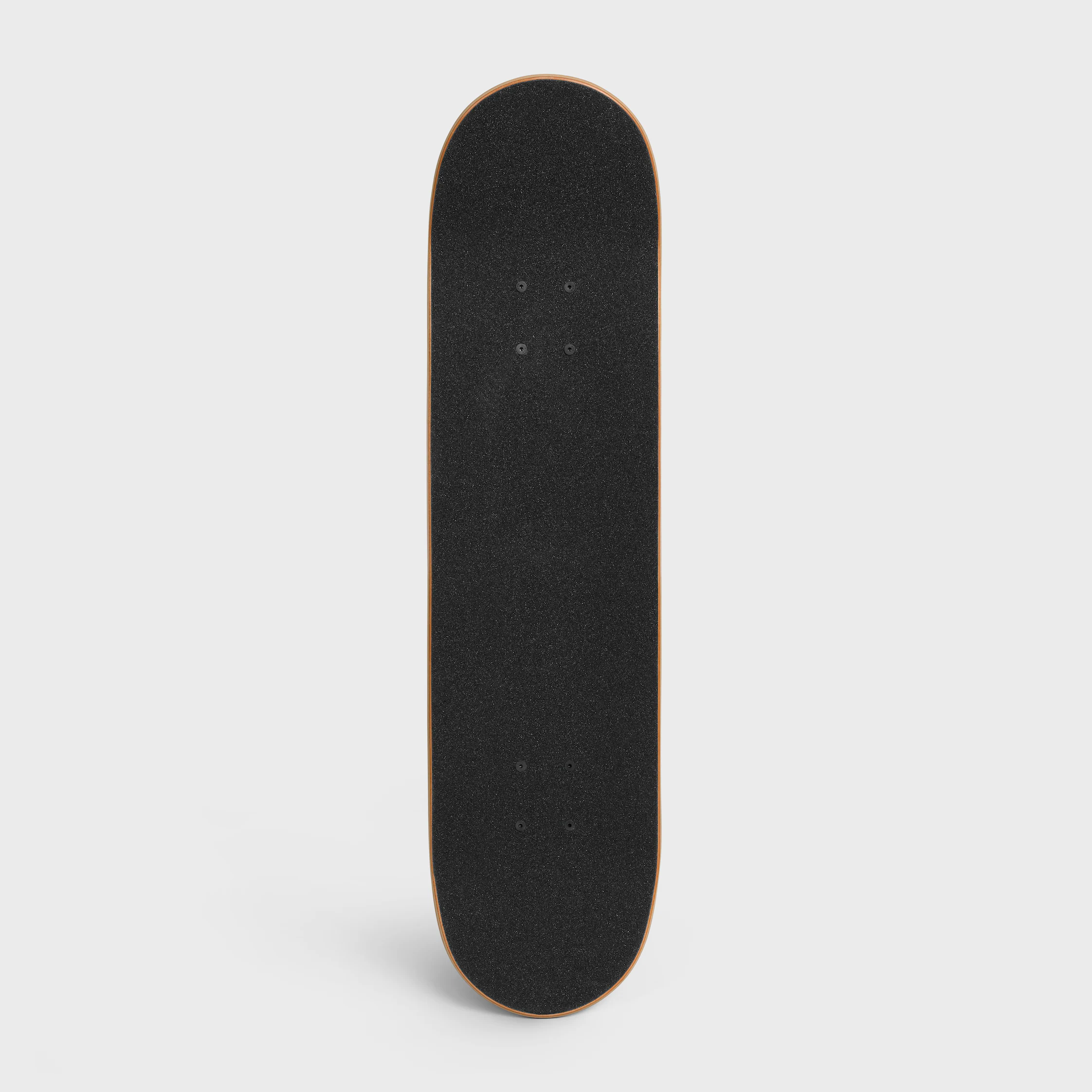 SKATEBOARD I TEXTURERAD TIGER OCH CELINE-TRYCK
