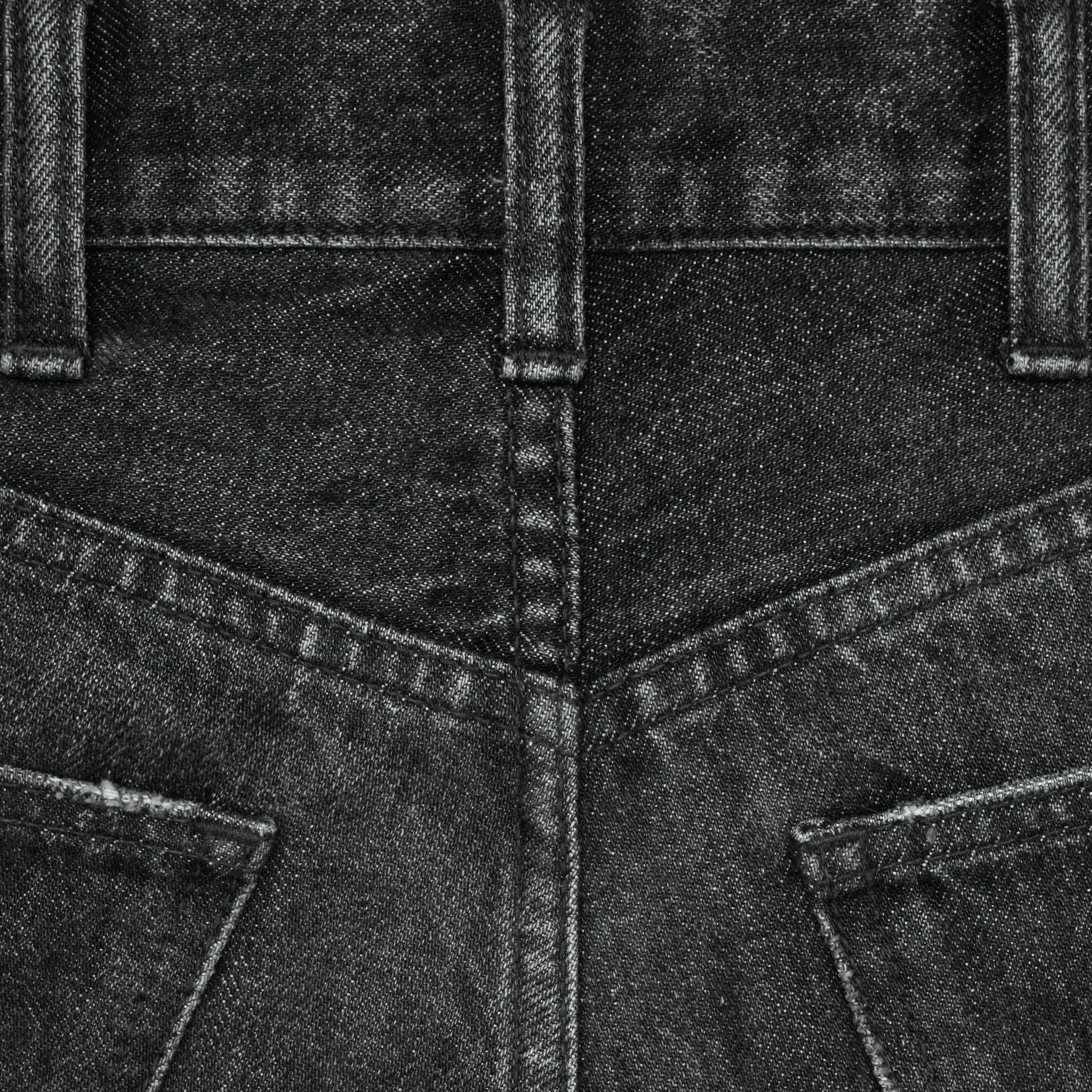 flared surfjeans i svart isvaskad denim
