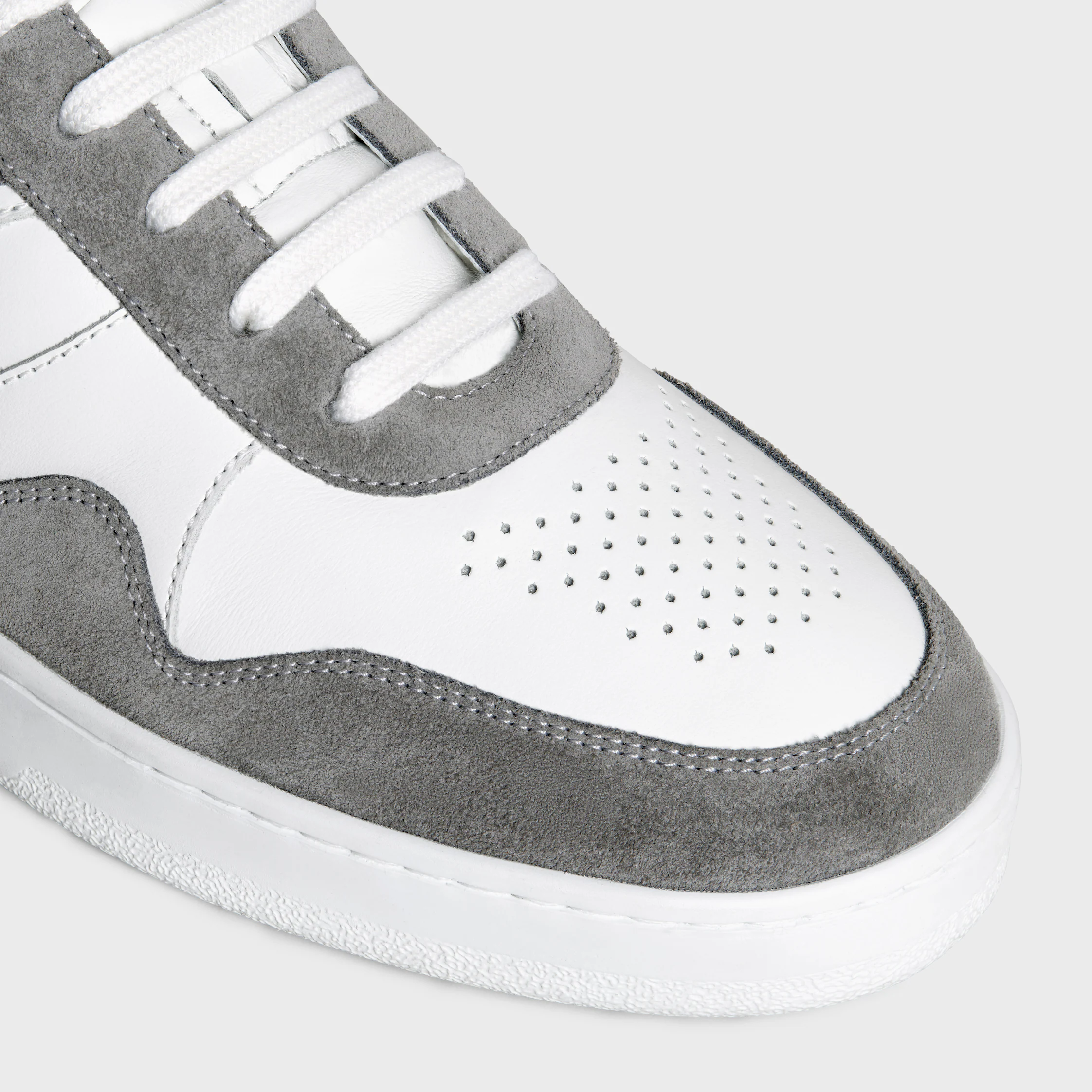 SNEAKER TRAINER I SÄLJHUD OCH KALVSKIN