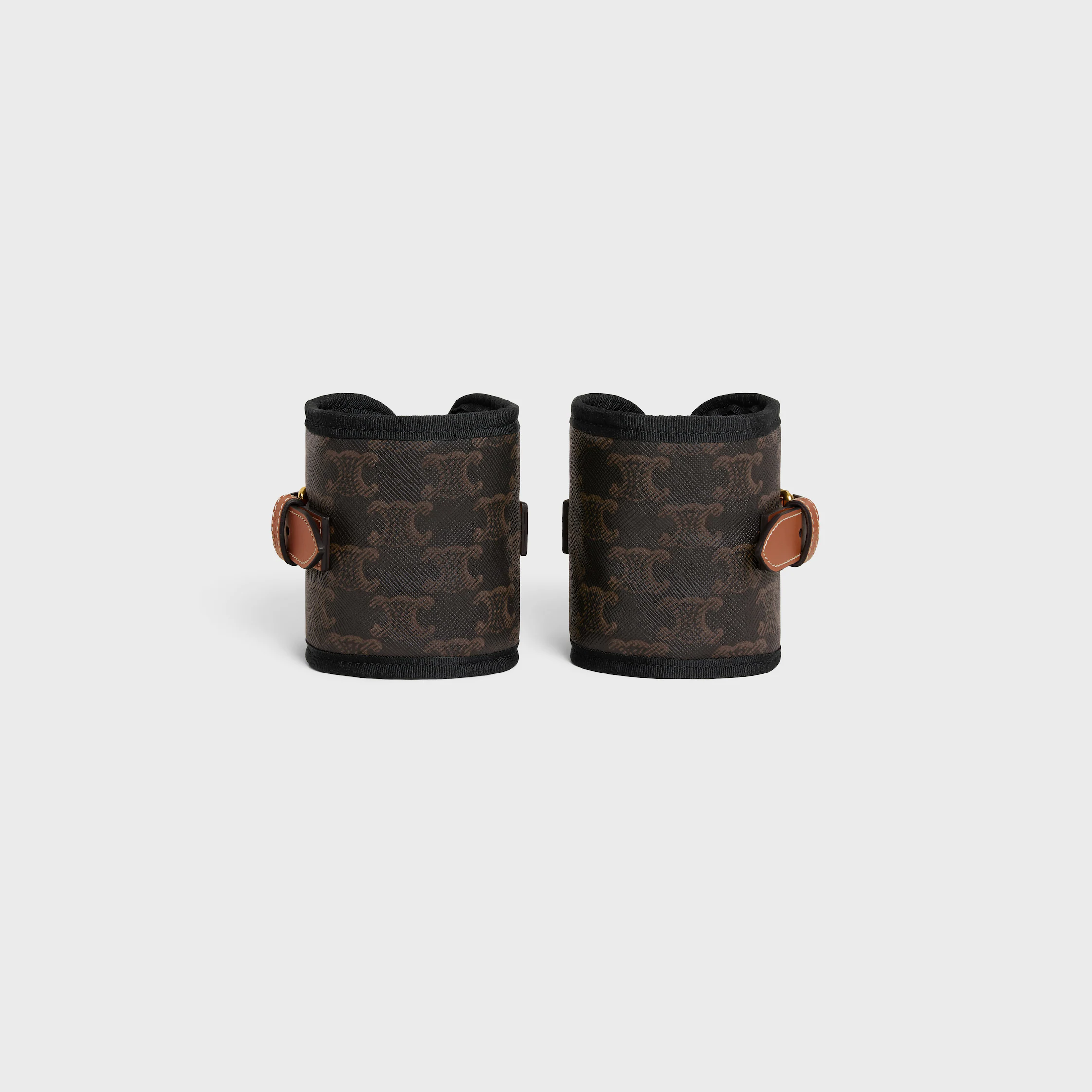 VÄGDA ARMBAND I TRIOMPHE TYG OCH KALFSLÄDER