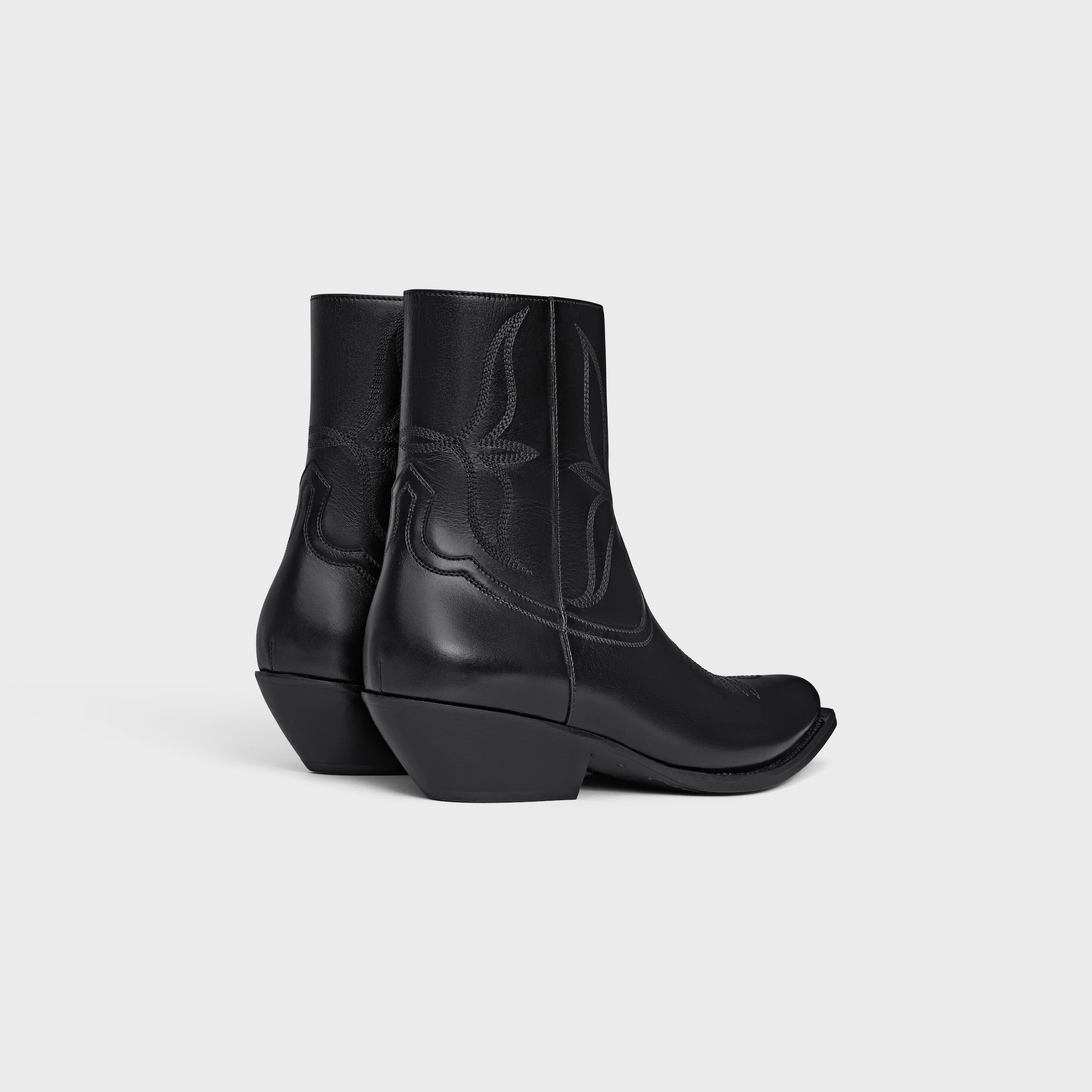 BOOT LEON I GLÄNSANDE KALVSKIN